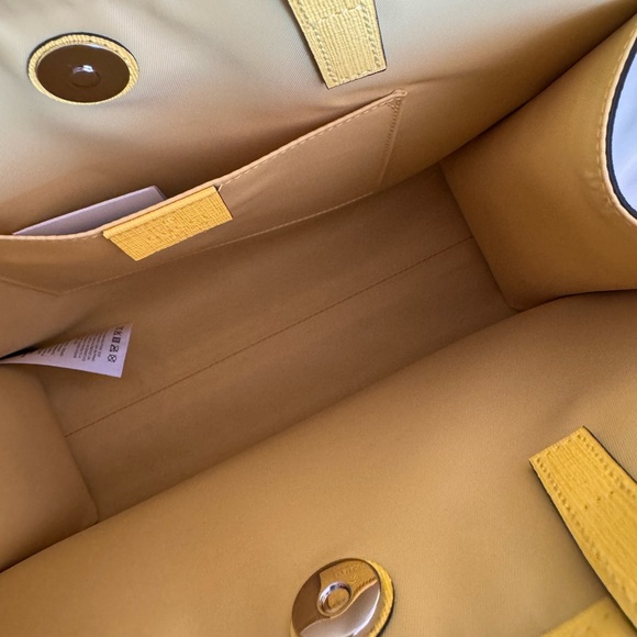 New Gucci Supreme Hearts Tote Bag - Picture 9 of 10